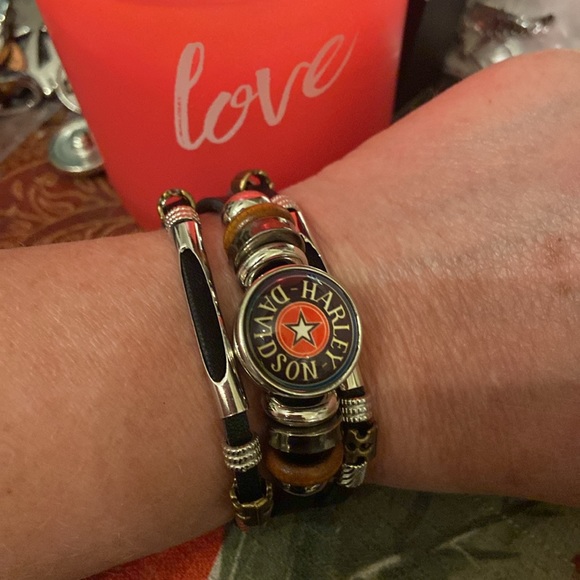 - HD Snap Bracelet - Picture 3 of 8